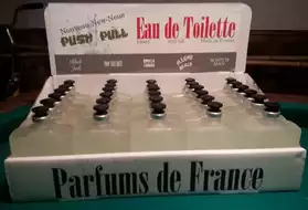 Lot de 30 Bouteilles Parfum Français
