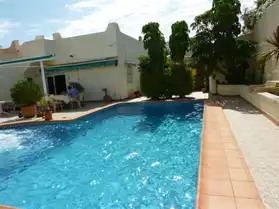 Maison meublée piscine jardin prive