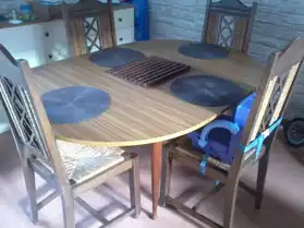 table et 4 chaises