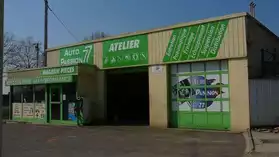 Garage auto 2 ponts + local commercial +