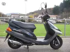 Retraité se sépare de son scooter 125 mb