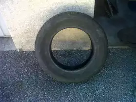 pneu roadstone