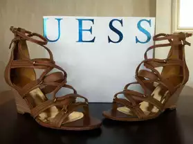 Sandales cuir Guess T41