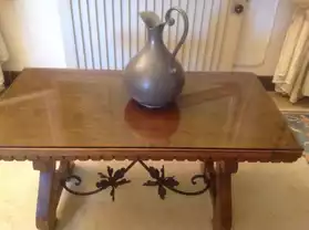 Table basse en bois rustique et verre