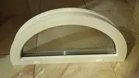 fenêtre demi lune PVC neuve