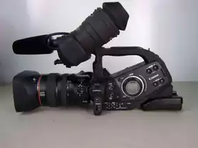 Caméscope à support mémoire JVC GY-HM10