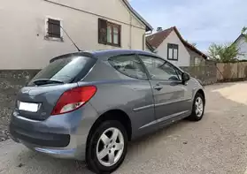 Peugeot 207 STYLE 1.4 hdi 70 ch PHASE 2