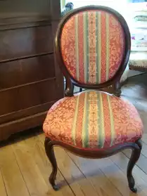 chaises de style et paravent