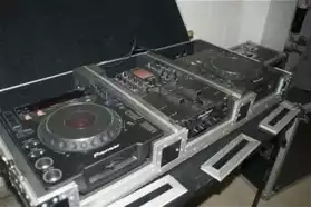 2 Pioneer CDJ 1000-Pioneer DJM 909 Mixer