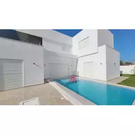 VILLA AVEC PISCINE À MEZRAYA DJERBA