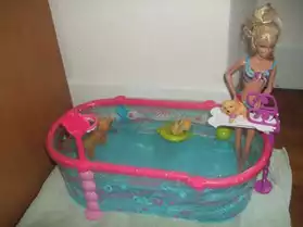 Piscine Barbie et ses chiots nageurs