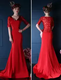 Longue robe rouge de soirée / cocktail