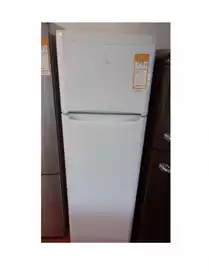 Réfrigérateur double froid INDESIT