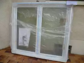 Fenêtre PVC blanche neuve