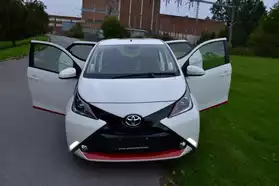 Toyota Aygo White X- PLAY TOUCH INKL
