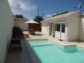 Villa avec piscine privée à Marennes