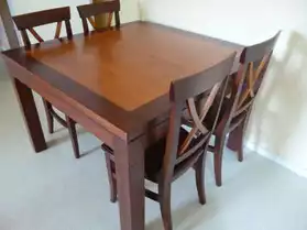 Table avec 4 chaises collection amandine