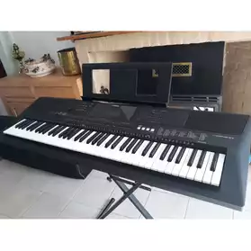 Clavier arrangeur Yamaha PSR-EW400