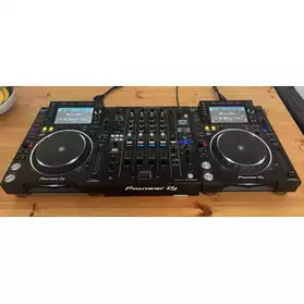 Pioneer CDJ 2000 NXS-2 et DJM 900 NXS-2