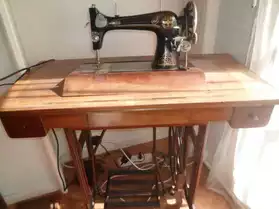 Machine à coudre ancienne