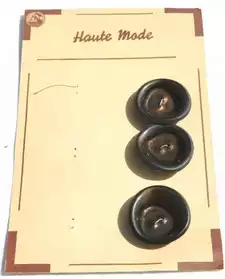 boutons anciens marron plaque de 3 neufs