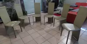 six chaises en cuir