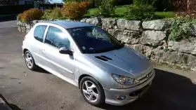 A vendre Peugeot 206 GRIFFE HDI