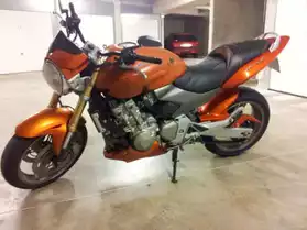 Honda hornet 600 couleur orange
