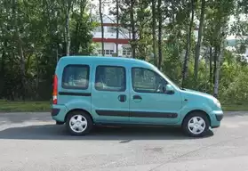 Renault Kangoo adapté pour transporter F