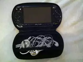 Console PSP en boite + carte 8go + 34 je