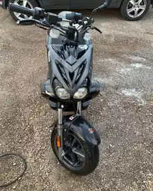 Scooter Yamaha slider/stunt
