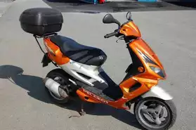 Scooter Peugeot Street fighter 98