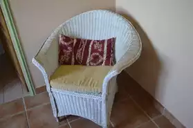chaises confortables en rotin