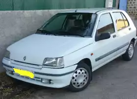 Renault clio blanche