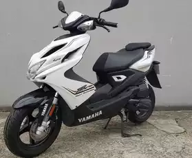 Yamaha AEROX 4