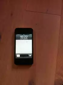 iPhone 4 noir 16Go très bon état
