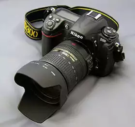 Nikon D300 + objectif AF-S 18-200