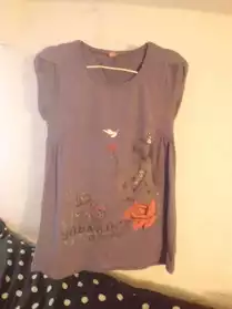 T-shirt fille 12-14 ans violet.