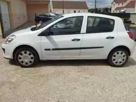 Renault Clio iii 1.5 dci 70 pack authent