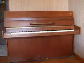 PIANO DROIT D 'ETUDE