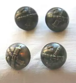 4 boutons militaires anciens A M et cie