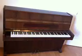 Piano Droit Legnica