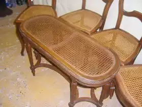 Table basse et 4 chaises cannelées