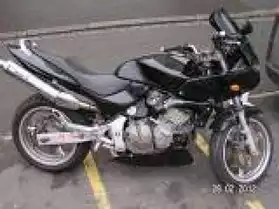 moto hornet 600 S noire