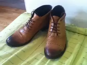 Chaussures en cuir neuf
