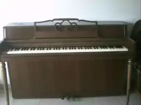 Piano droit "Wurlitzer"