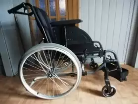 Fauteuil roulant invacare action 4 NG