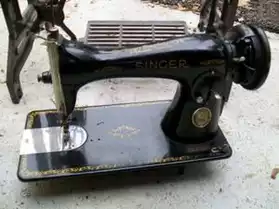 Ancienne machine à coudre singer
