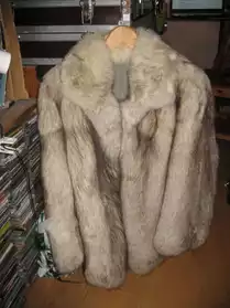 Manteau renard argenté