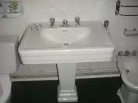 Ensemble lavabo/toilette/bidet